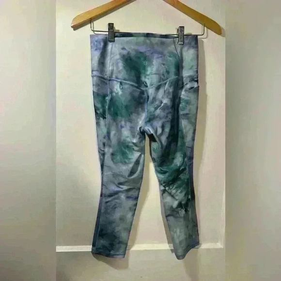 Athleta Salutation Stash high rise Capri - Picture 5 of 6